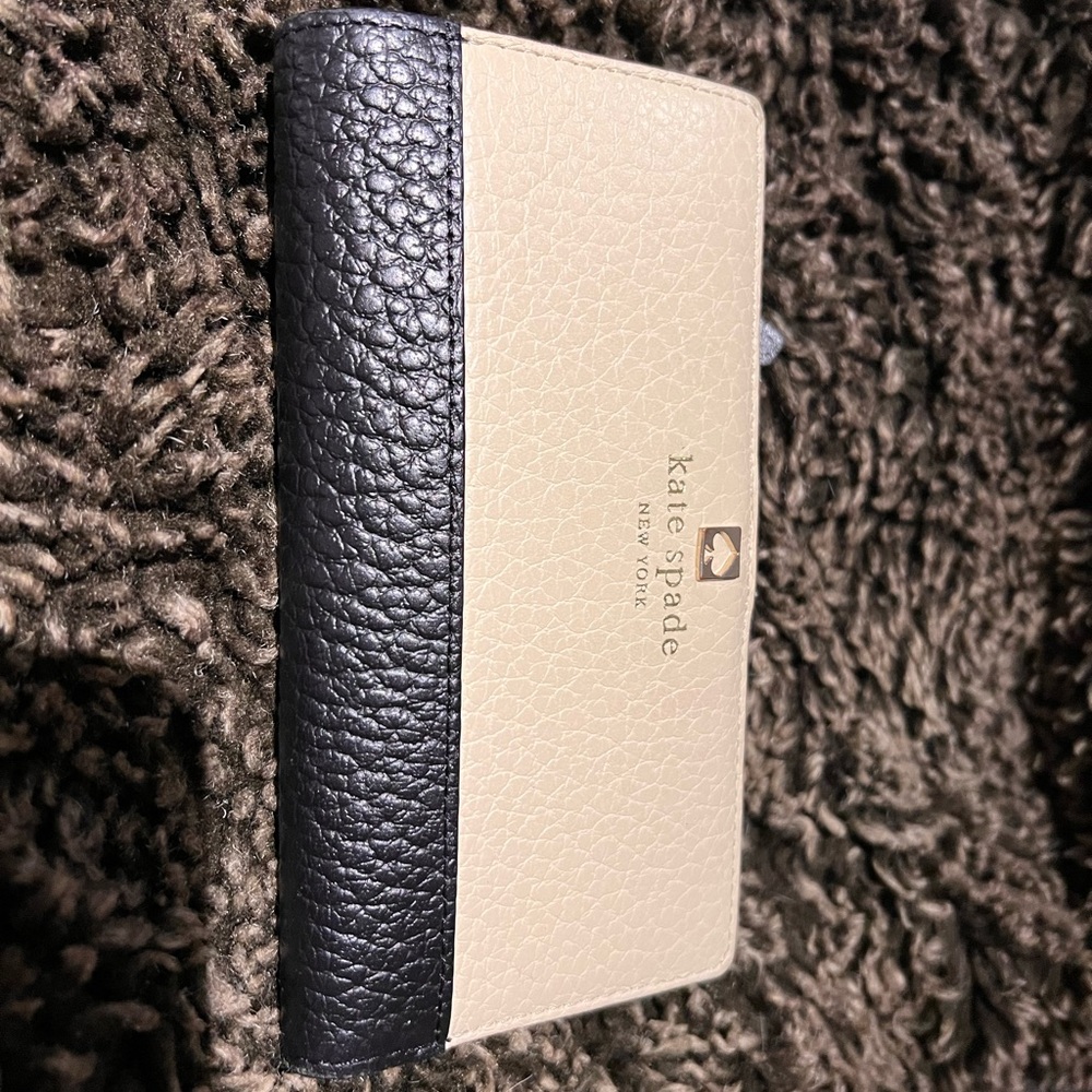 Kate Spade Wallet - Picture 4 of 4